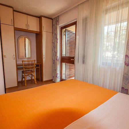 Apartments Rosanda Пакоштане Екстер'єр фото